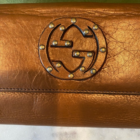 Gucci Soho Metallic Wallet - Picture 3 of 14